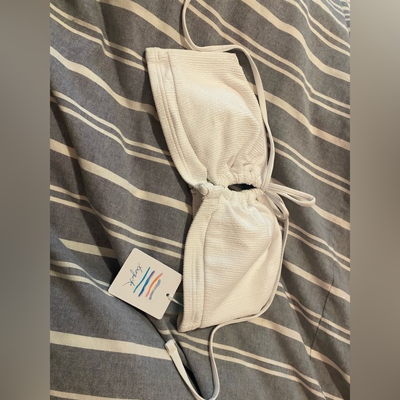 Tropik white bikini top! New with tags - Picture 3 of 4